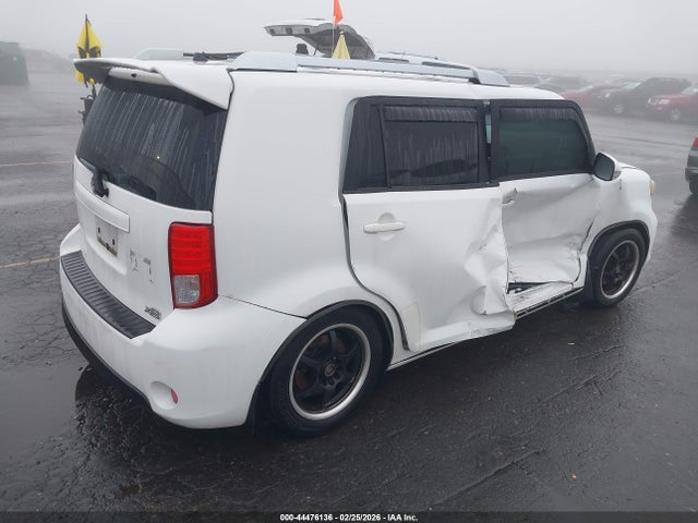 Scion XB 2014 JTLZE4FE8EJ057989 Image 4