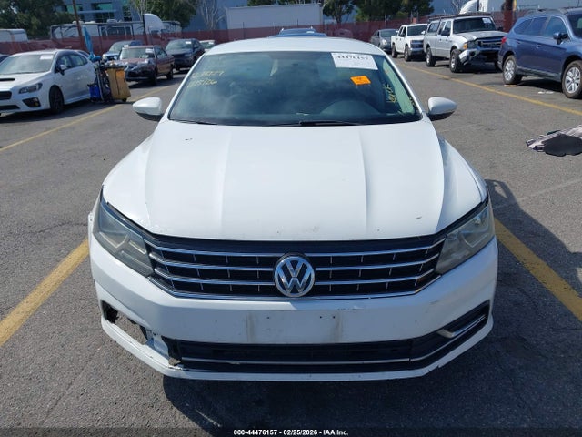1VWAT7A37GC043012 Volkswagen Passat 1.8t S