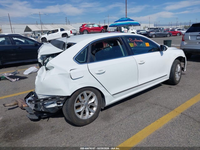 1VWAT7A37GC043012 Volkswagen Passat 1.8t S