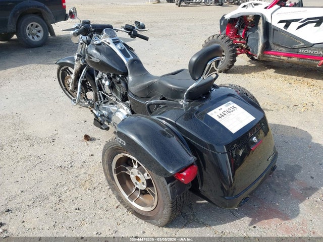 1HD1MCP16KB852822 Harley-Davidson FLRT