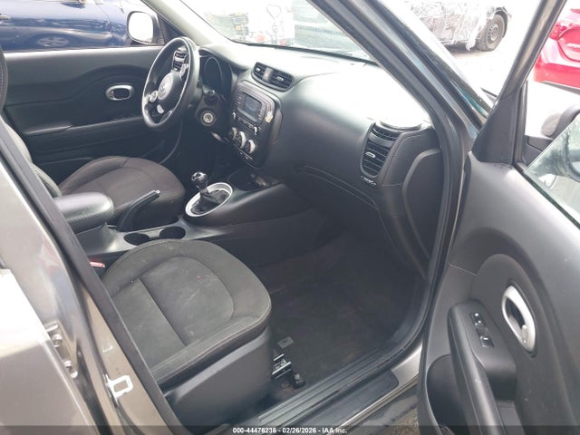 KNDJN2A2XG7389555 KIA Soul