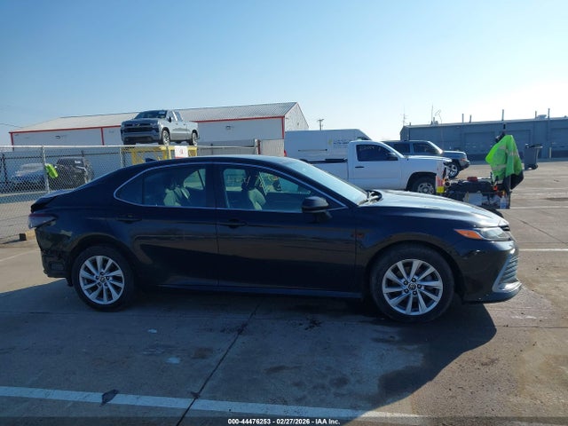 4T1C11AK9NU643359 Toyota CAMRY LE