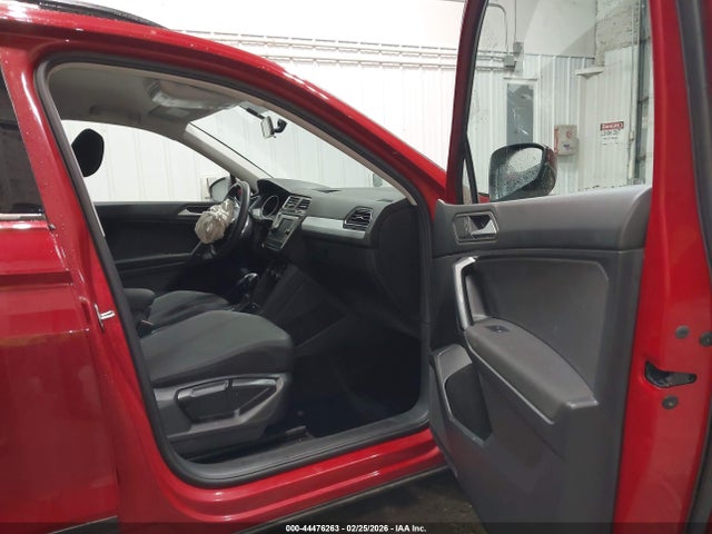 3VV0B7AX9KM192647 Volkswagen Tiguan 2.0t S