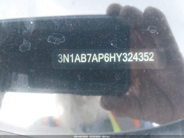 3N1AB7AP6HY324352 Nissan SENTRA SV