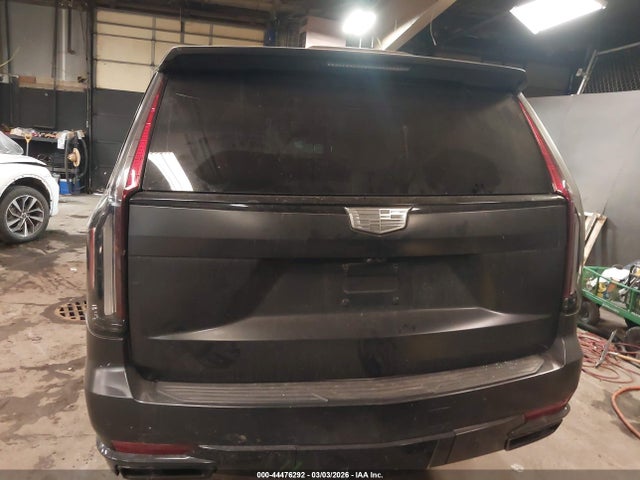 2021 Cadillac Escalade Esv 4wd Sport მანქანა იყიდება აუქციონზე, vin: 1GYS4PKL2MR431786, აუქციონის ნომერი: 44476292