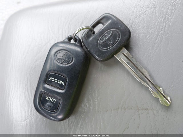 2004 Toyota Corolla Le მანქანა იყიდება აუქციონზე, vin: 1NXBR38E84Z255764, აუქციონის ნომერი: 44476348