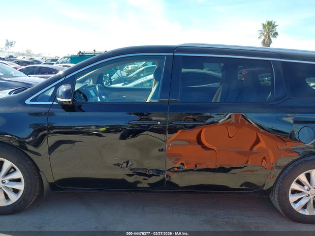 KNDMC5C11J6365702 KIA SEDONA EX