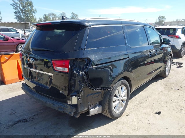 KNDMC5C11J6365702 KIA SEDONA EX