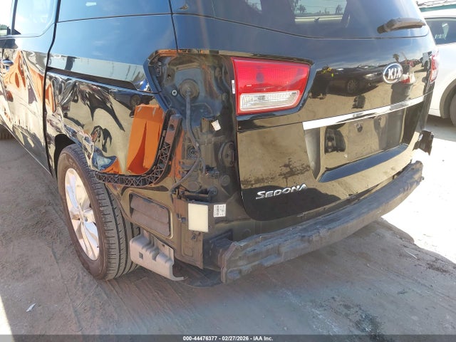 KNDMC5C11J6365702 KIA SEDONA EX
