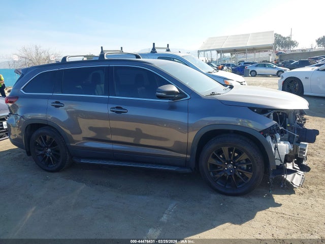 5TDKZRFH1KS301165 Toyota Highlander Se