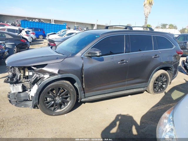 5TDKZRFH1KS301165 Toyota Highlander Se