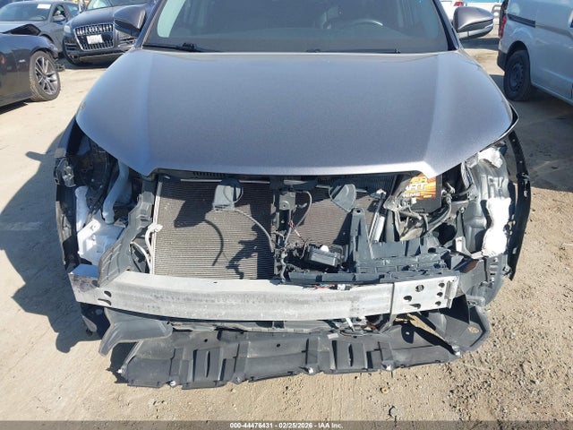 5TDKZRFH1KS301165 Toyota Highlander Se