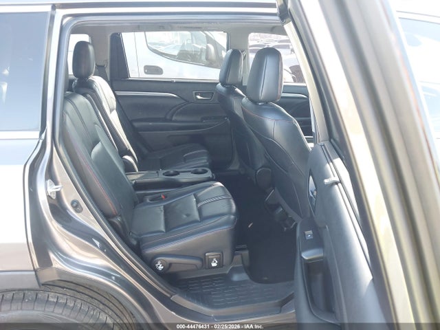 5TDKZRFH1KS301165 Toyota Highlander Se