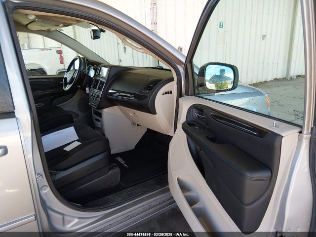 2C4RDGBG6HR736666 Dodge Grand Caravan Se
