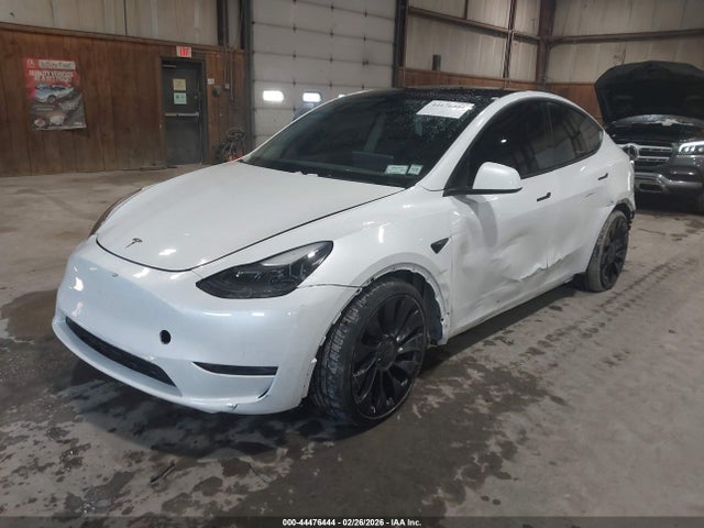 44476444 :رقم المزاد ، 7SAYGDEF4NF457540 vin ، 2022 Tesla Model Y Performance Dual Motor All-wheel Drive مزاد بيع