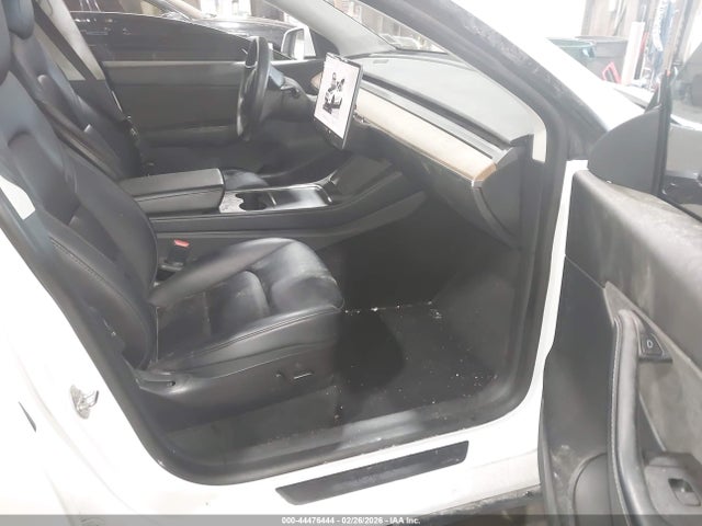 44476444 :رقم المزاد ، 7SAYGDEF4NF457540 vin ، 2022 Tesla Model Y Performance Dual Motor All-wheel Drive مزاد بيع
