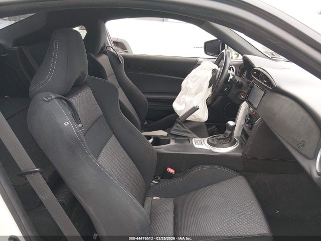 2019 TOYOTA 86 JF1ZNAA17K8701747 Photo 4