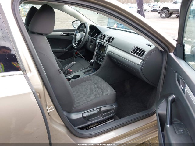 Продаж на аукціоні авто 2016 Volkswagen Passat 1.8t S, vin: 1VWAT7A3XGC021652, номер лоту: 44476534