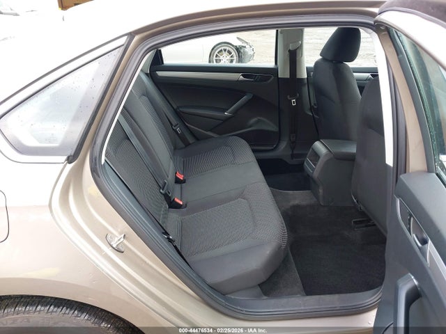 Продаж на аукціоні авто 2016 Volkswagen Passat 1.8t S, vin: 1VWAT7A3XGC021652, номер лоту: 44476534