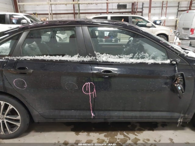 Продажа на аукционе авто 2022 Volkswagen Jetta 1.5t Sport, vin: 3VWBM7BU2NM033637, номер лота: 44476572