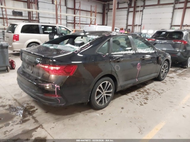 Продажа на аукционе авто 2022 Volkswagen Jetta 1.5t Sport, vin: 3VWBM7BU2NM033637, номер лота: 44476572