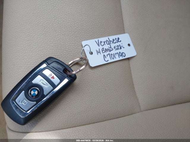 BMW 528i Xdrive 2014 WBA5A7C58ED615802 Image 11