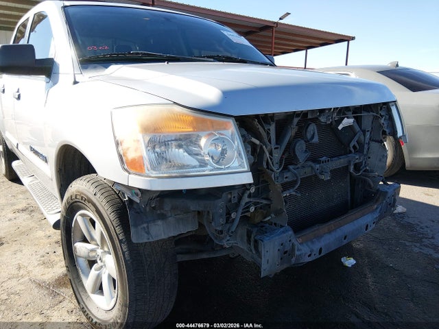 1N6AA0EK4FN510257 Nissan TITAN SV