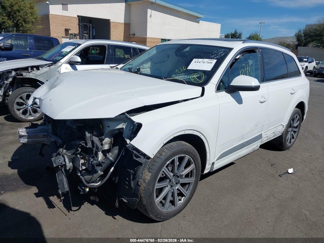 WA1LHAF78JD013552 Audi Q7 2.0t Premium
