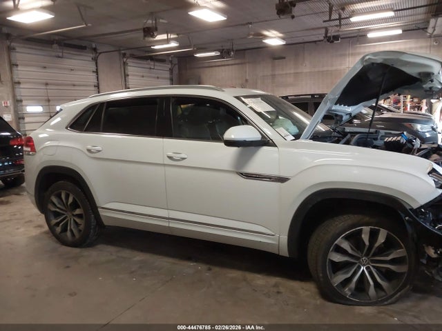 44476785 :رقم المزاد ، 1V2FE2CA5NC227510 vin ، 2022 Volkswagen Atlas Cross Sport 3.6l V6 Sel Premium R-line مزاد بيع