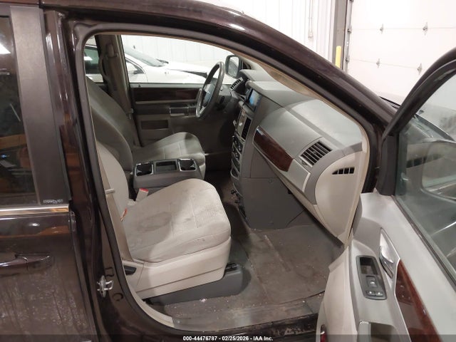 Продажа на аукционе авто 2010 Chrysler Town & Country Touring, vin: 2A4RR5D12AR298419, номер лота: 44476787