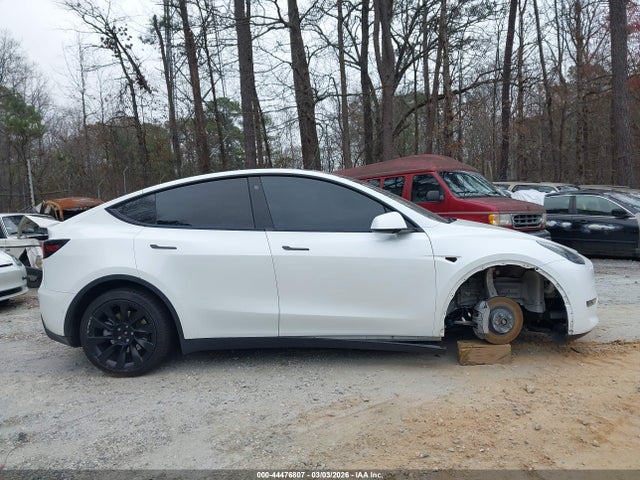 44476807 :رقم المزاد ، 7SAYGDEE6NF385778 vin ، 2022 Tesla Model Y Long Range Dual Motor All-wheel Drive مزاد بيع