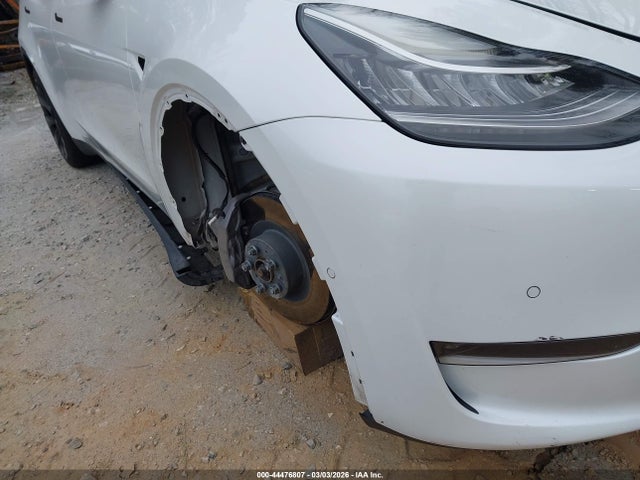 44476807 :رقم المزاد ، 7SAYGDEE6NF385778 vin ، 2022 Tesla Model Y Long Range Dual Motor All-wheel Drive مزاد بيع