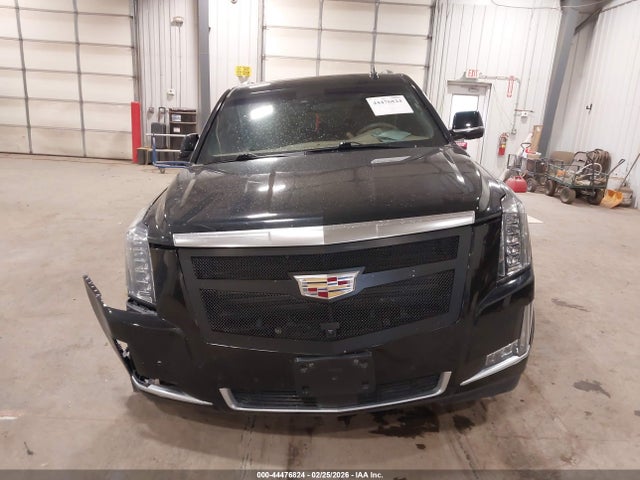 44476824 :رقم المزاد ، 1GYS4DKJ3JR145888 vin ، 2018 Cadillac Escalade Platinum مزاد بيع