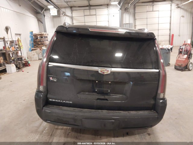44476824 :رقم المزاد ، 1GYS4DKJ3JR145888 vin ، 2018 Cadillac Escalade Platinum مزاد بيع