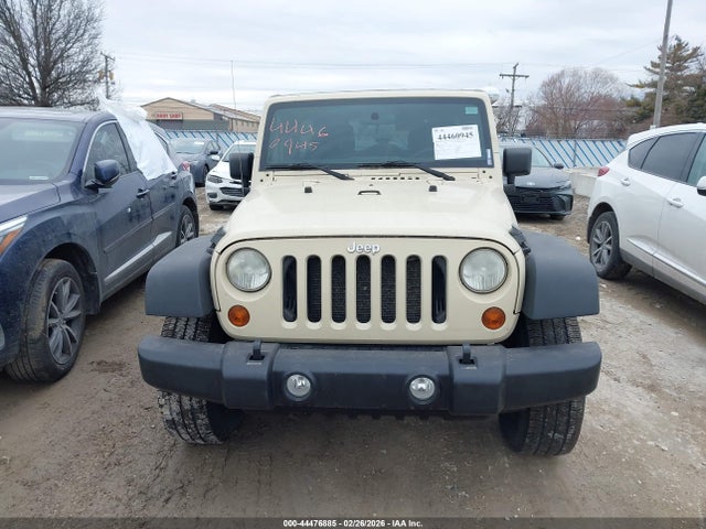 44476885 :رقم المزاد ، 1J4BA3H12BL597166 vin ، 2011 Jeep Wrangler Unlimited Sport مزاد بيع