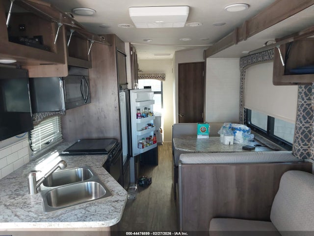 Ford F53 2018 1F64F5DY5J0A02103 Image 8