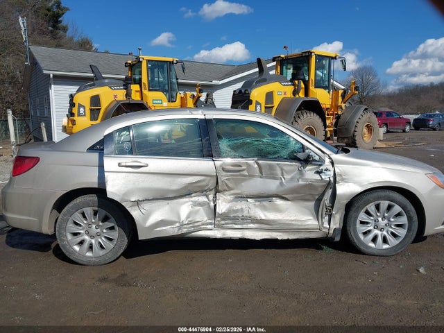 Aukcja sprzedaży 2014 Chrysler 200 Lx, vin: 1C3CCBAB2EN211585, numer aukcji: 44476904