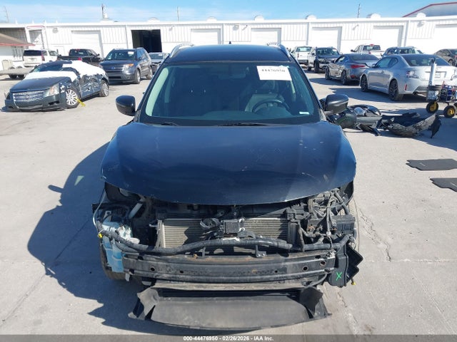 44476950 :رقم المزاد ، KNMAT2MVXJP528327 vin ، 2018 Nissan Rogue Sv مزاد بيع