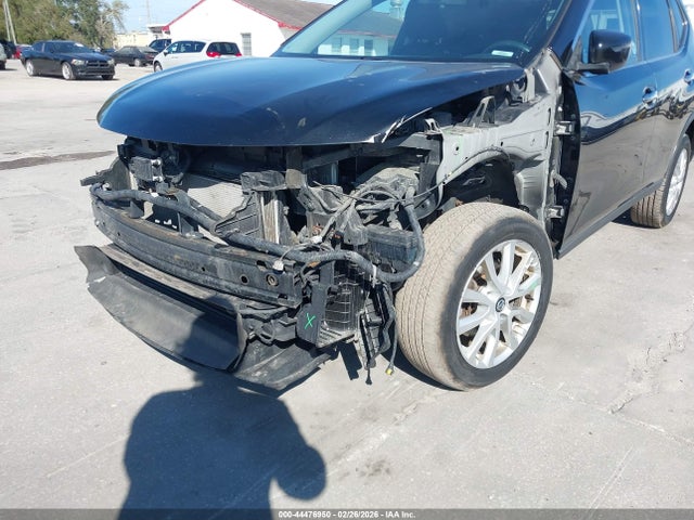 44476950 :رقم المزاد ، KNMAT2MVXJP528327 vin ، 2018 Nissan Rogue Sv مزاد بيع
