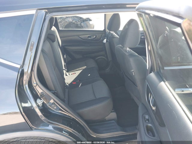 44476950 :رقم المزاد ، KNMAT2MVXJP528327 vin ، 2018 Nissan Rogue Sv مزاد بيع