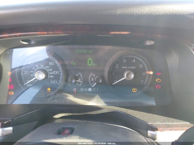 2009 LINCOLN TOWN CAR 2LNHM82V89X617073 Photo 6