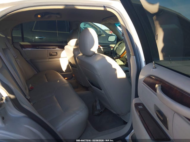 2009 LINCOLN TOWN CAR 2LNHM82V89X617073 Photo 7