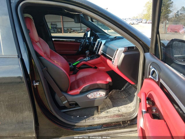 2017 PORSCHE CAYENNE WP1AA2A27HKA82983 Photo 4