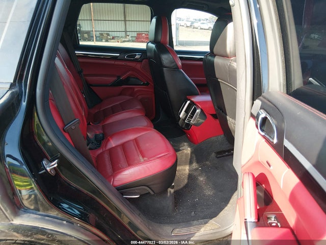 2017 PORSCHE CAYENNE WP1AA2A27HKA82983 Photo 7