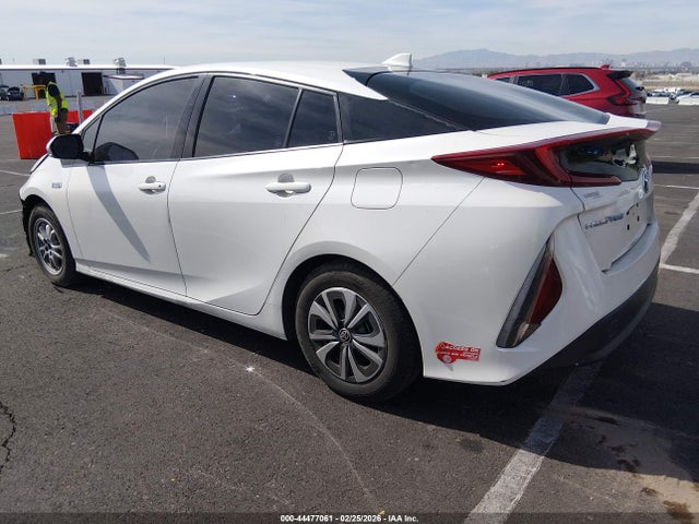 Toyota Prius Prime Premium 2017 JTDKARFP6H3062897 Image 3