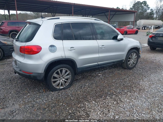 2014 VOLKSWAGEN TIGUAN WVGBV3AX3EW618615 Photo 3