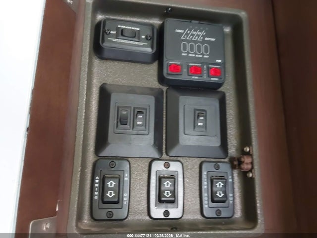 1UJBJ0BSXJ14Y0130 Jayco White Hawk