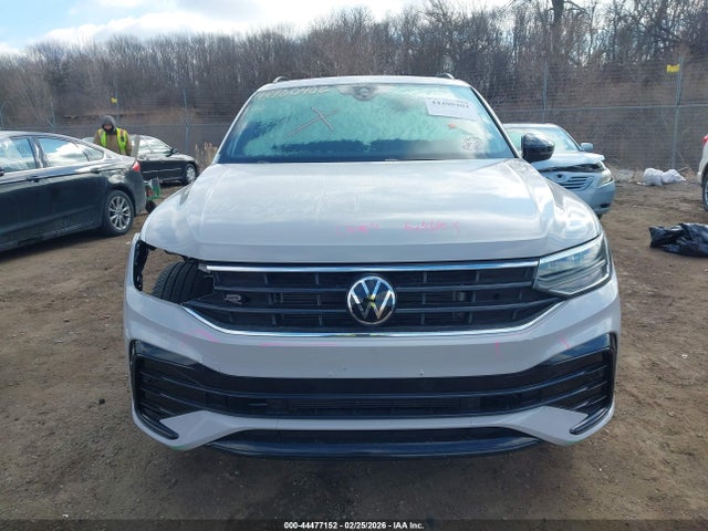44477152 :رقم المزاد ، 3VV8B7AX4PM129885 vin ، 2023 Volkswagen Tiguan 2.0t Se R-line Black مزاد بيع