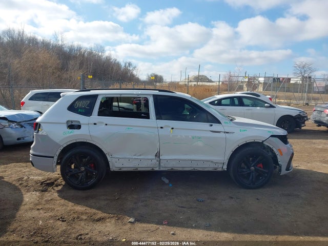 44477152 :رقم المزاد ، 3VV8B7AX4PM129885 vin ، 2023 Volkswagen Tiguan 2.0t Se R-line Black مزاد بيع