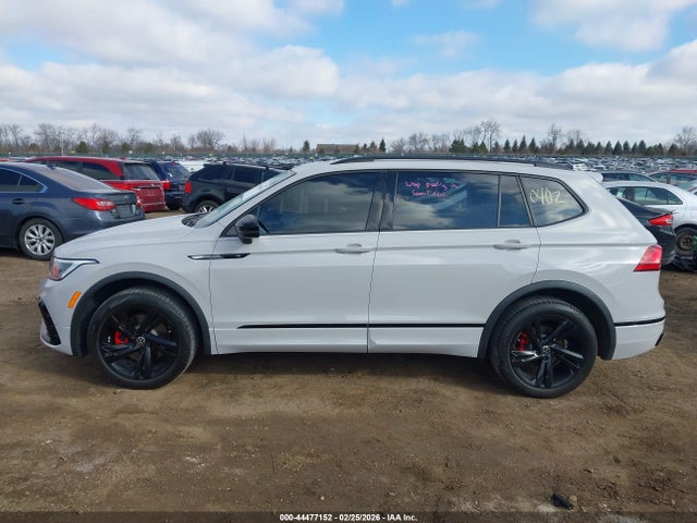 44477152 :رقم المزاد ، 3VV8B7AX4PM129885 vin ، 2023 Volkswagen Tiguan 2.0t Se R-line Black مزاد بيع